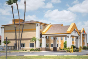  Super 8 by Wyndham Harlingen TX  Харлинджен